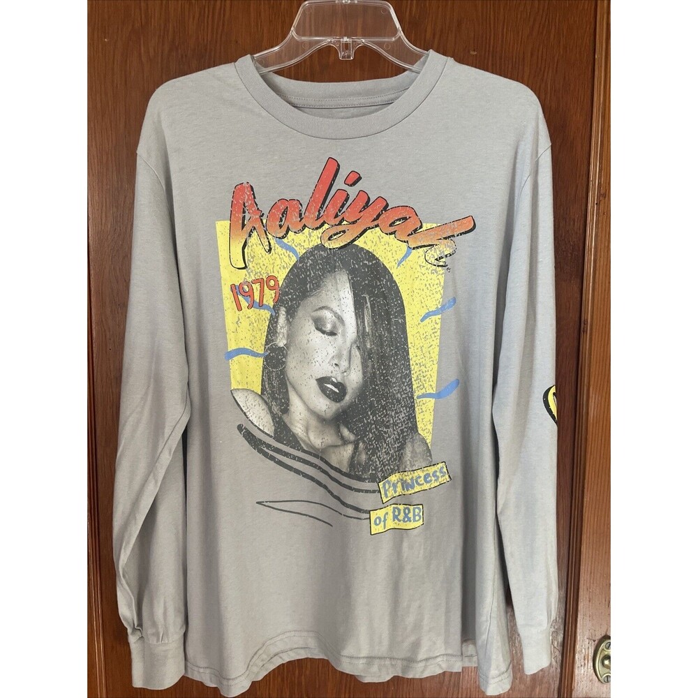 Aaliyah Official Long Sleeve T-shirt Princess Of R&B Size Large Gray